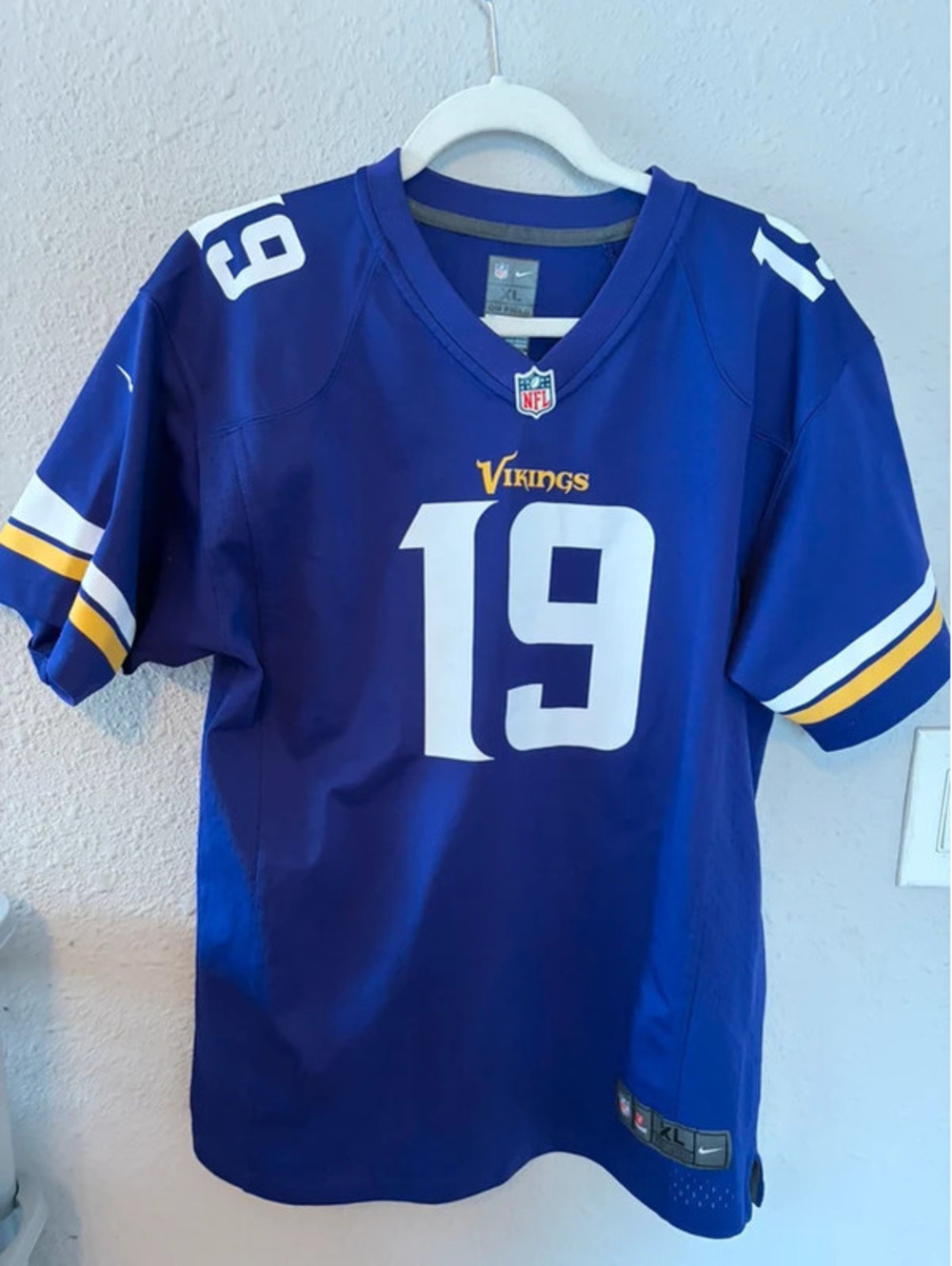 Men's Nike NFL Vikings Thielen #19 Jersey size XL